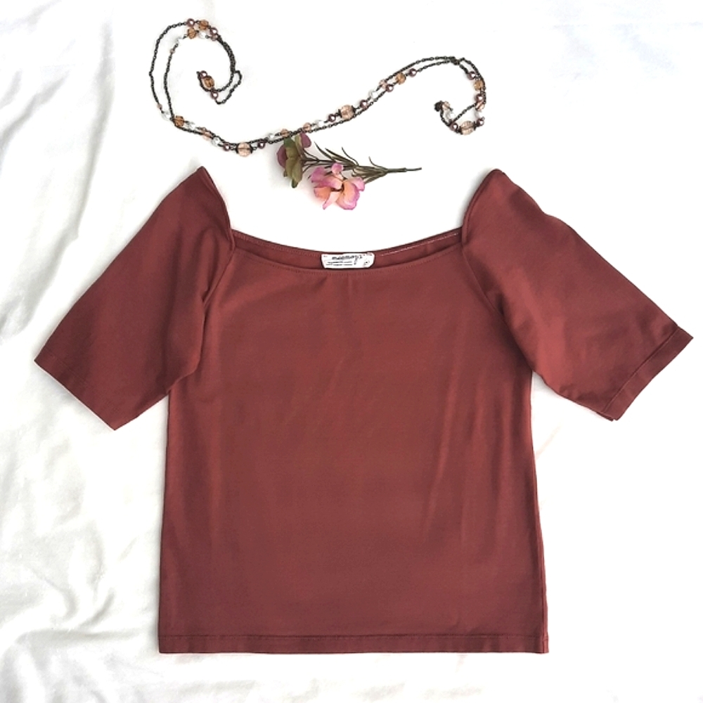 Meemoza Women's Rust Scoop Neck Short Sleeve Top
